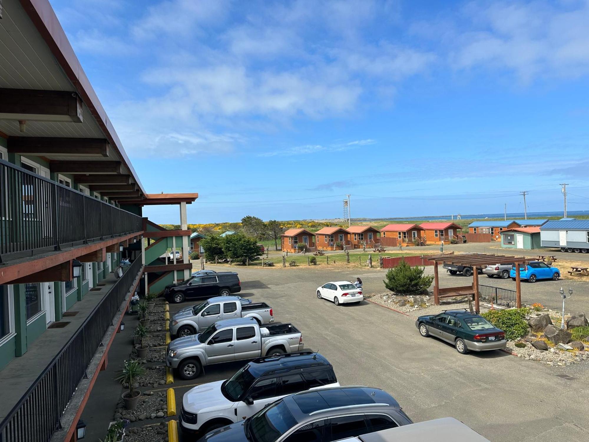 Westport Inn Cabins Exterior photo
