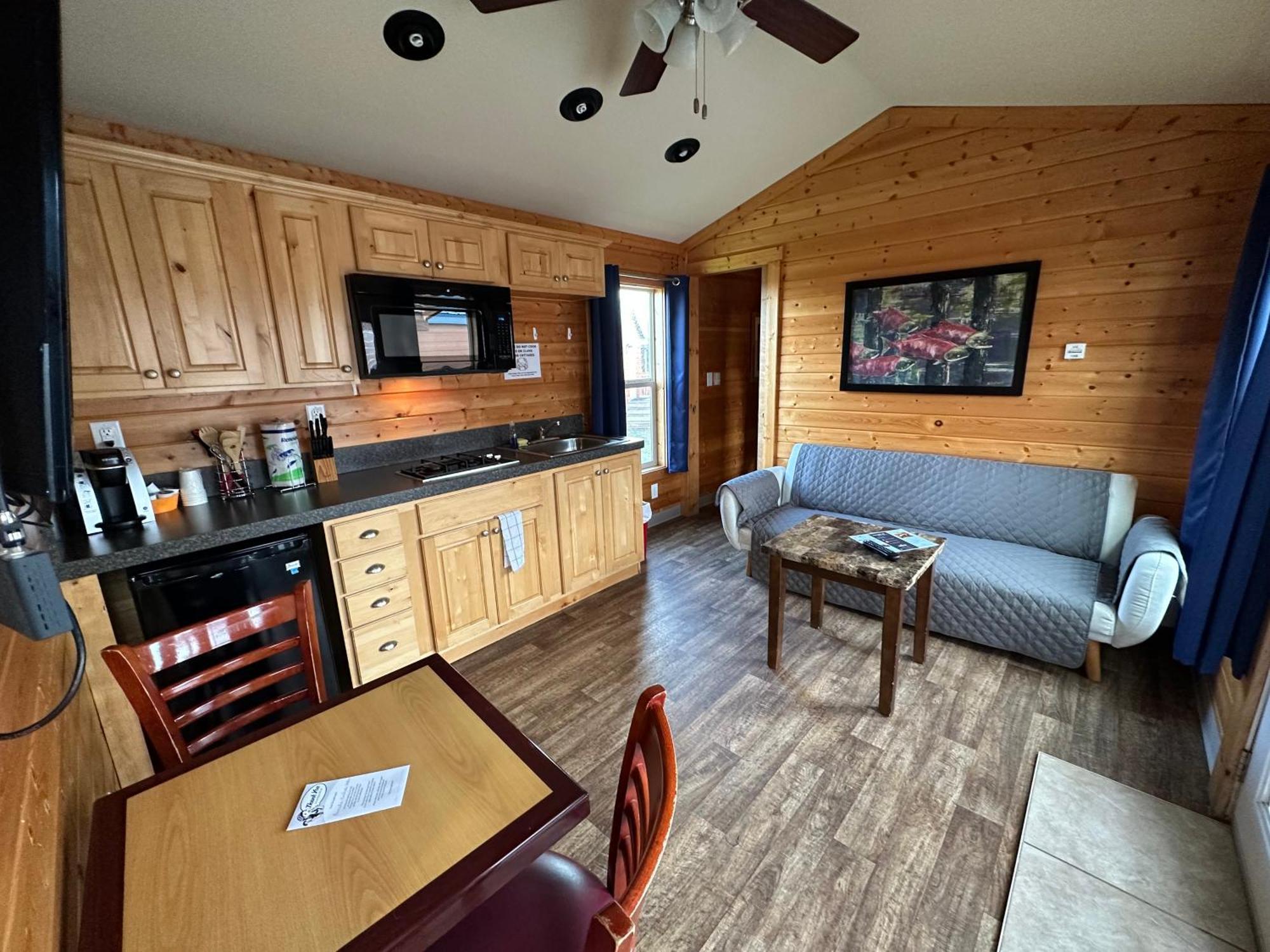 Westport Inn Cabins Exterior photo