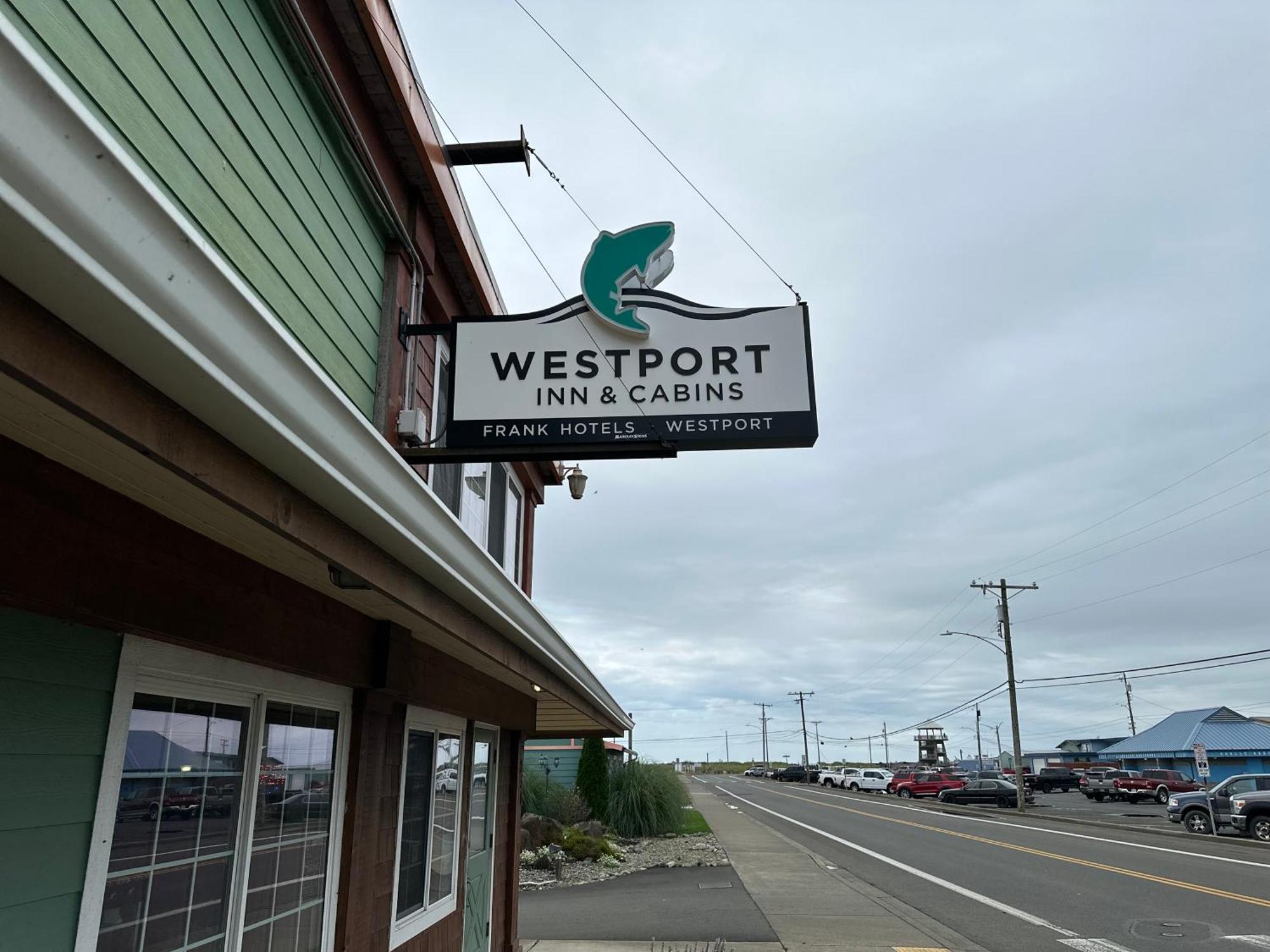 Westport Inn Cabins Exterior photo