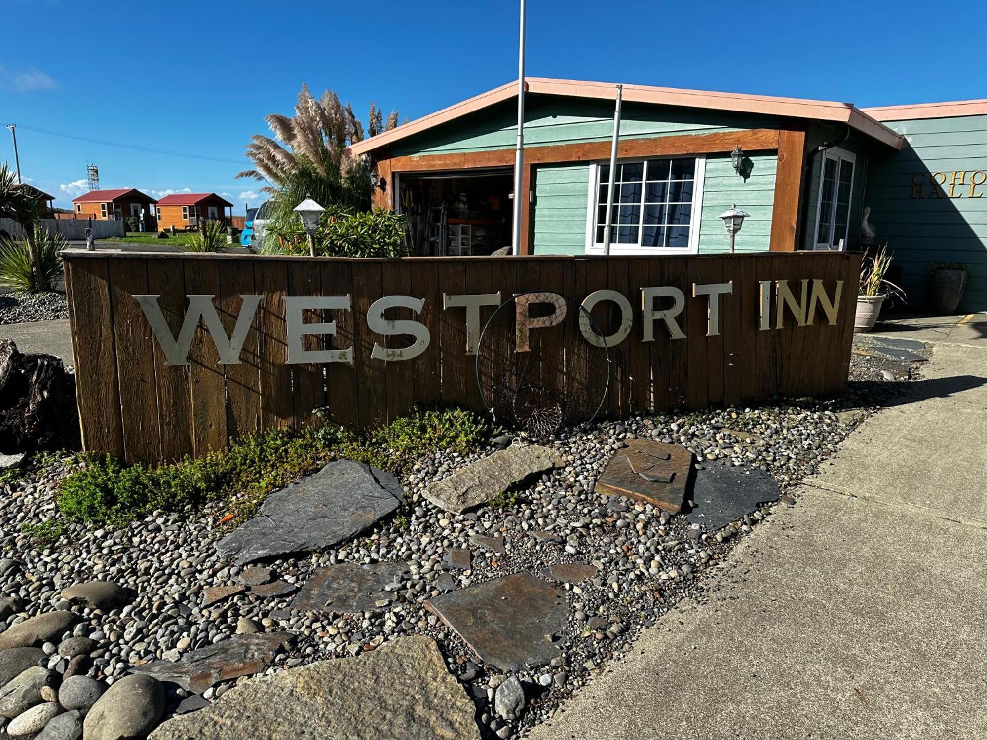 Westport Inn Cabins Exterior photo