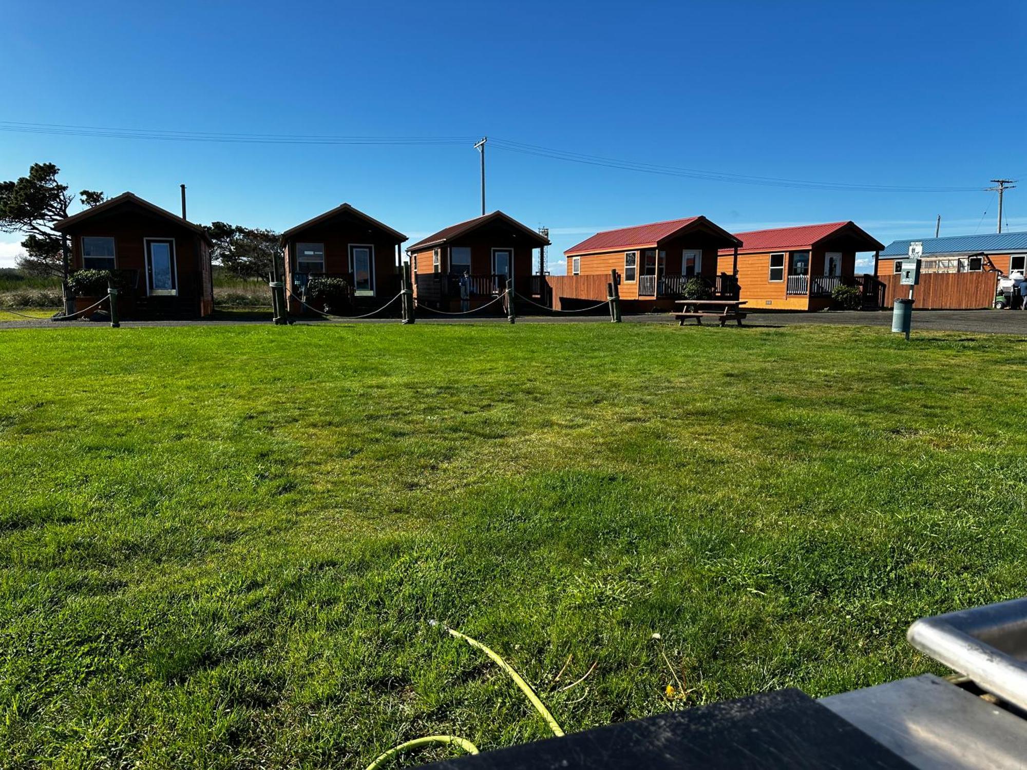 Westport Inn Cabins Exterior photo